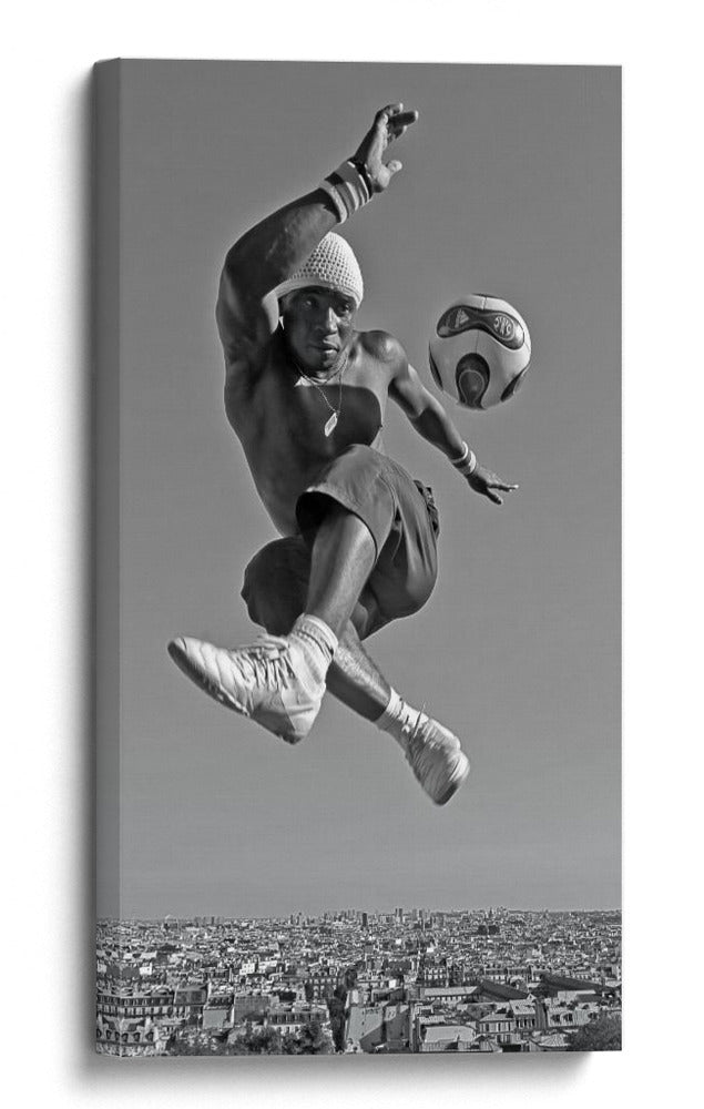 Futbol estilo libre sobre la ciudad - Rodrigo Marin | Cuadro decorativo de Canvas Lab