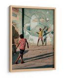 La alegría del juego de futbol en la calle - Andy Bauer | Cuadro decorativo de Canvas Lab