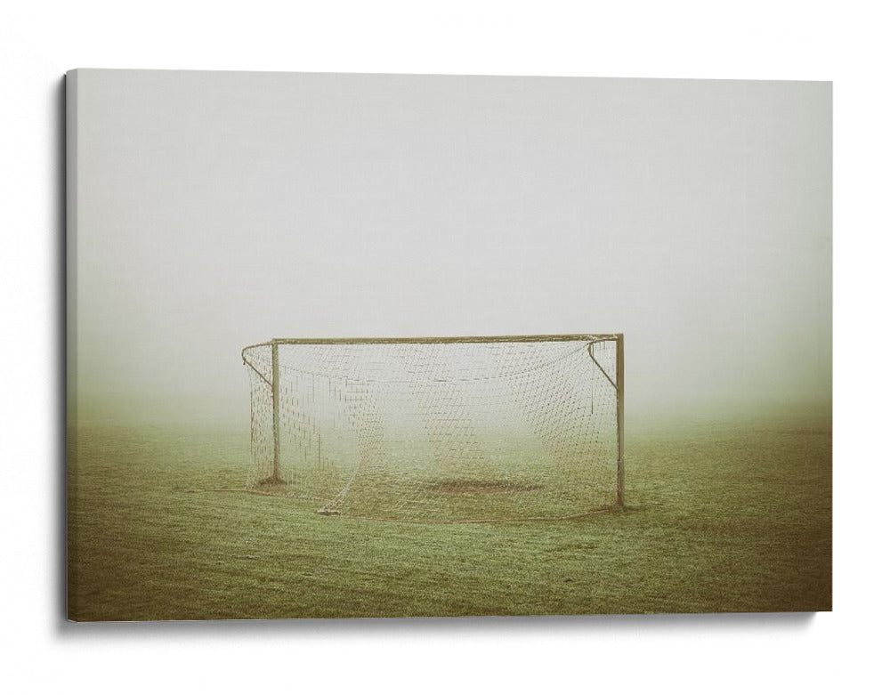 Portería de futbol envuelto en la niebla - Jurgen Hartlieb | Cuadro decorativo de Canvas Lab