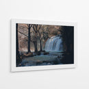 Cascada en Penumbra - Ulises Páez | Cuadro decorativo de Canvas Lab