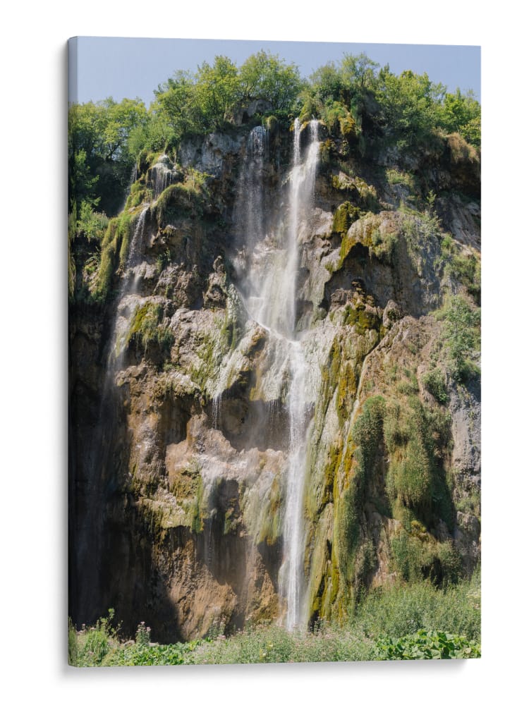 Cascada mágica - Wandering Pixels Co. | Cuadro decorativo de Canvas Lab
