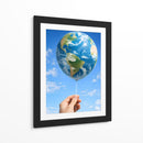 Balloon Earth - Vicky Hanggara | Cuadro decorativo de Canvas Lab
