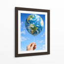Balloon Earth - Vicky Hanggara | Cuadro decorativo de Canvas Lab