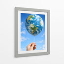 Balloon Earth - Vicky Hanggara | Cuadro decorativo de Canvas Lab