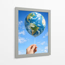 Balloon Earth - Vicky Hanggara | Cuadro decorativo de Canvas Lab