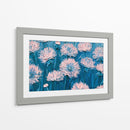 Flores rosas con fondo azul - DIEGO D L | Cuadro decorativo de Canvas Lab
