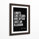 Os limites, assim como os medos, são muitas vezes apenas uma ilusão – Frase motivacional de Michael Jordan - Vicky Hanggara | Cuadro decorativo de Canvas Lab