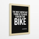 Frase de Valentino Rossi Lo más importante es divertirse en la moto - Vicky Hanggara | Cuadro decorativo de Canvas Lab