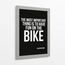 Frase de Valentino Rossi Lo más importante es divertirse en la moto - Vicky Hanggara | Cuadro decorativo de Canvas Lab