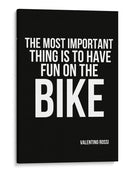 Lo más importante es divertirse en la bicicleta - Vicky Hanggara | Cuadro decorativo de Canvas Lab