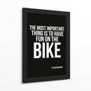 Lo más importante es divertirse en la bicicleta - Vicky Hanggara | Cuadro decorativo de Canvas Lab