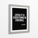 A lealdade é tudo no futebol. - Vicky Hanggara | Cuadro decorativo de Canvas Lab