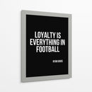 A lealdade é tudo no futebol. - Vicky Hanggara | Cuadro decorativo de Canvas Lab