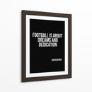 O futebol é sobre sonhos e dedicação - Vicky Hanggara | Cuadro decorativo de Canvas Lab
