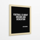 O futebol é sobre sonhos e dedicação - Vicky Hanggara | Cuadro decorativo de Canvas Lab