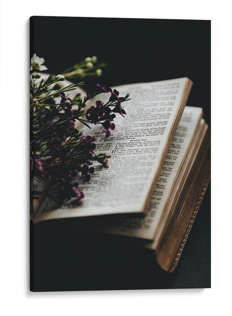 Biblia y flores | Cuadro decorativo de Canvas Lab