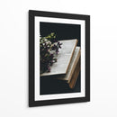 Biblia y flores | Cuadro decorativo de Canvas Lab