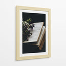 Biblia y flores | Cuadro decorativo de Canvas Lab