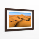 Camellos en las dunas | Cuadro decorativo de Canvas Lab