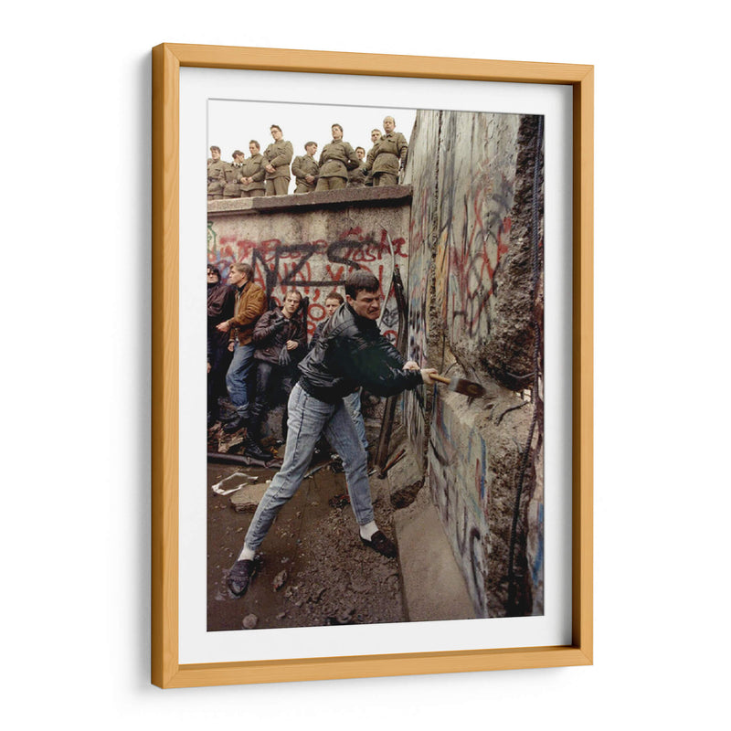 Derribando el muro | Cuadro decorativo de Canvas Lab