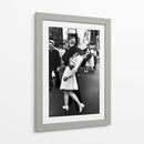 El beso después de la guerra | Cuadro decorativo de Canvas Lab