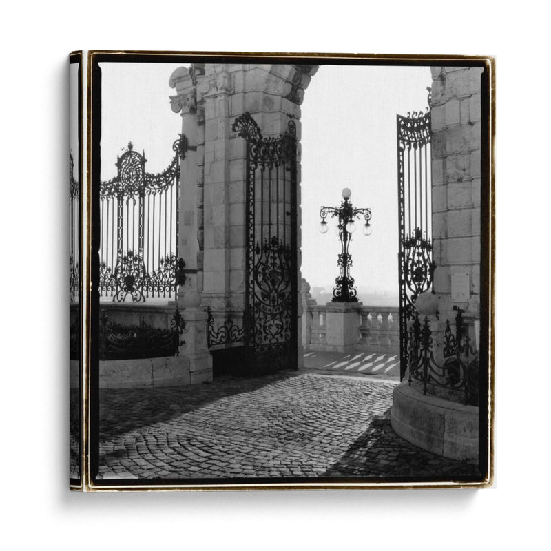 Puertas Al Palacio Real, Budapest - Laura DeNardo | Cuadro decorativo de Canvas Lab