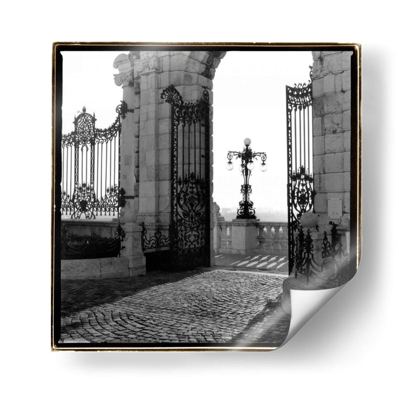 Puertas Al Palacio Real, Budapest - Laura DeNardo | Cuadro decorativo de Canvas Lab