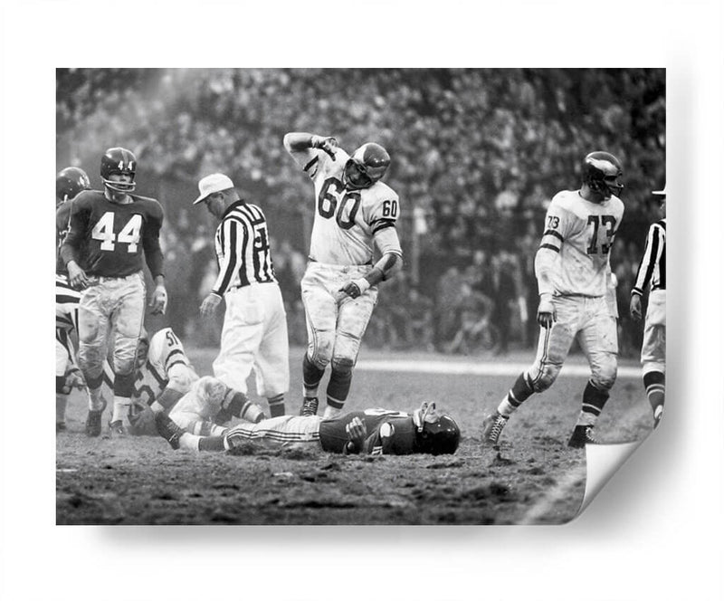 1960 Chuck Bednarik y Frank Gifford | Cuadro decorativo de Canvas Lab