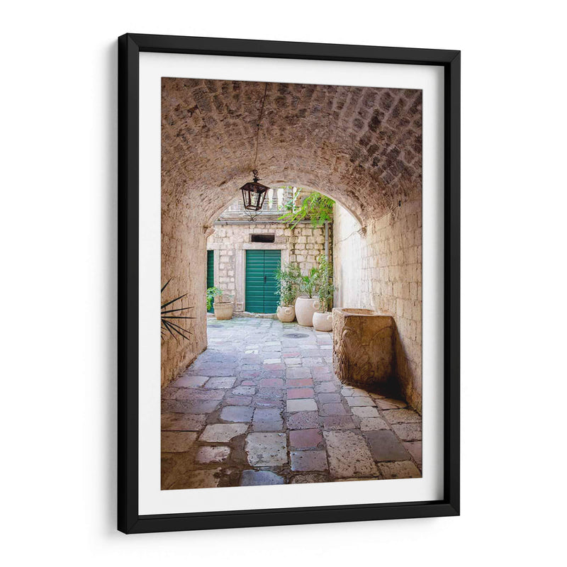 Pasaje Encantador - Kotor, Montenegro - Laura DeNardo | Cuadro decorativo de Canvas Lab