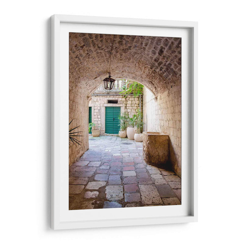 Pasaje Encantador - Kotor, Montenegro - Laura DeNardo | Cuadro decorativo de Canvas Lab