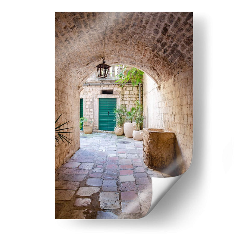 Pasaje Encantador - Kotor, Montenegro - Laura DeNardo | Cuadro decorativo de Canvas Lab