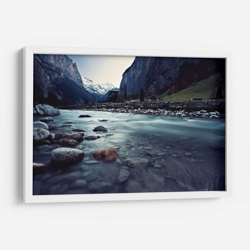 Río entre las montañas suizas | Cuadro decorativo de Canvas Lab