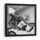 Pelea de Almohadas | Cuadro decorativo de Canvas Lab