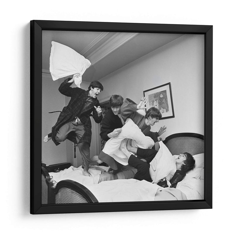 Pelea de Almohadas | Cuadro decorativo de Canvas Lab