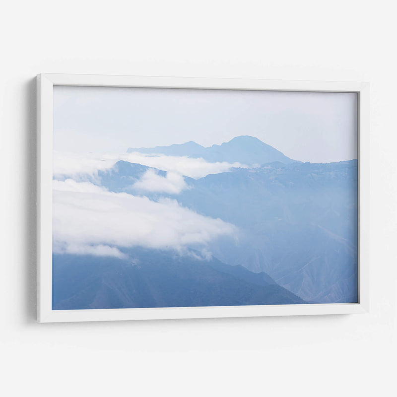 Nubes en montañas - Rodrigo Zabal | Cuadro decorativo de Canvas Lab