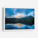 Montañas y su reflejo | Cuadro decorativo de Canvas Lab