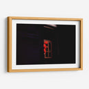 Mujer esperando frente a una iglesia NY - Raúl Ruz | Cuadro decorativo de Canvas Lab