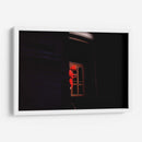 Mujer esperando frente a una iglesia NY - Raúl Ruz | Cuadro decorativo de Canvas Lab