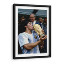 Maradona con la copa del mundo | Cuadro decorativo de Canvas Lab