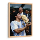 Maradona con la copa del mundo | Cuadro decorativo de Canvas Lab
