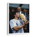 Maradona con la copa del mundo | Cuadro decorativo de Canvas Lab