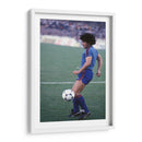 Diego y el balón | Cuadro decorativo de Canvas Lab