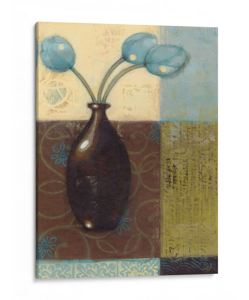 Jarrón De Ébano Con Tulipanes Azules Ii - Norman Wyatt Jr. | Cuadro decorativo de Canvas Lab