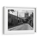 Puente e iglesia - Omar Montero | Cuadro decorativo de Canvas Lab