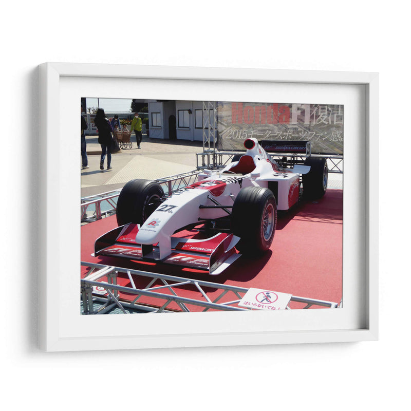 Honda RA109 en exhibición en el circuito Suzuka | Cuadro decorativo de Canvas Lab