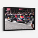 Sebastien Buemi demostrando el coche de Fórmula 1 Red Bull Energy en Motomachi Yokohama, Japón | Cuadro decorativo de Canvas Lab