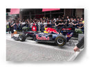 Sebastien Buemi demostrando el coche de Fórmula 1 Red Bull Energy en Motomachi Yokohama, Japón | Cuadro decorativo de Canvas Lab