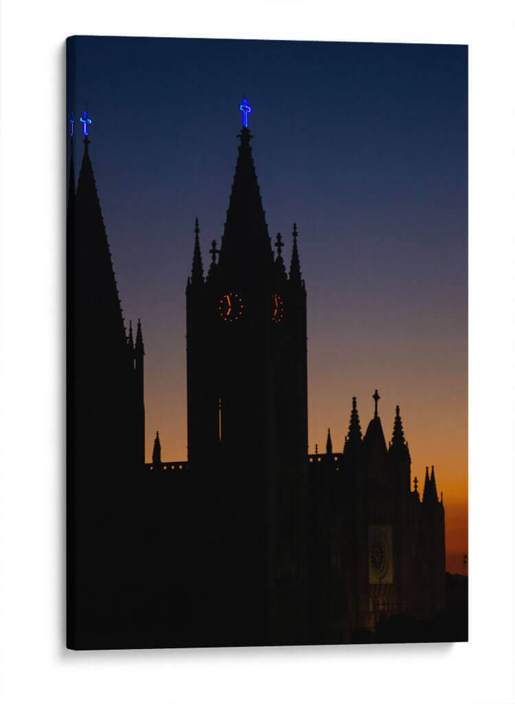 Amanecer en el Templo el Expiatorio Guadalajara III - Jaime López Portillo  | Cuadro decorativo de Canvas Lab