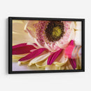 PINTANDO FLORES - Alvaro Martinz | Cuadro decorativo de Canvas Lab