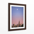 El rascacielos y la luna - Ulises Páez | Cuadro decorativo de Canvas Lab